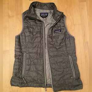 Patagonia woman’s grey medium puffer vest
